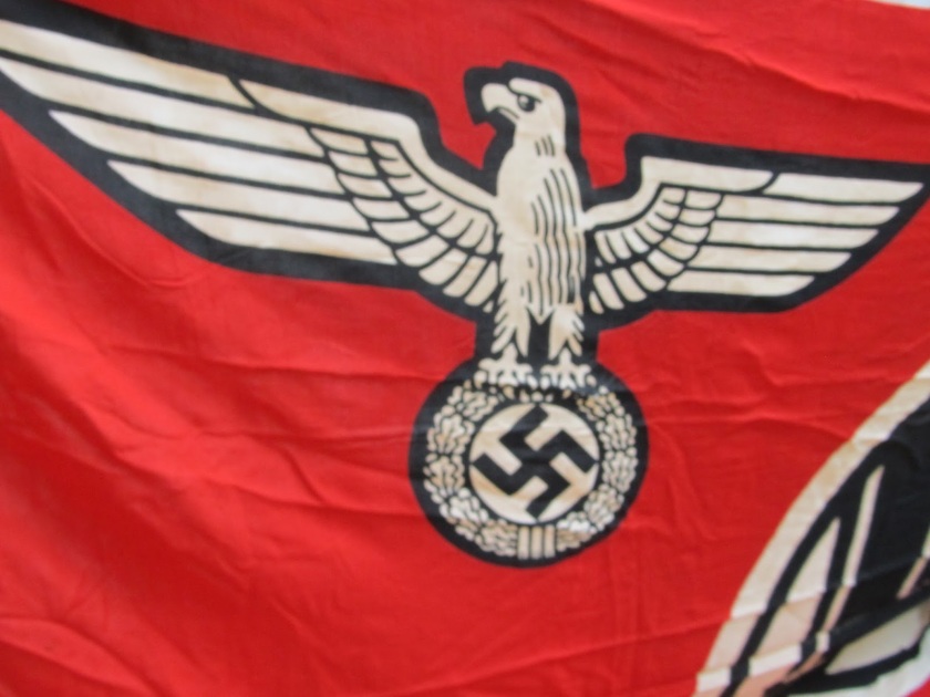 Résultat de recherche d'images pour "allemagne nazie drapeau"
